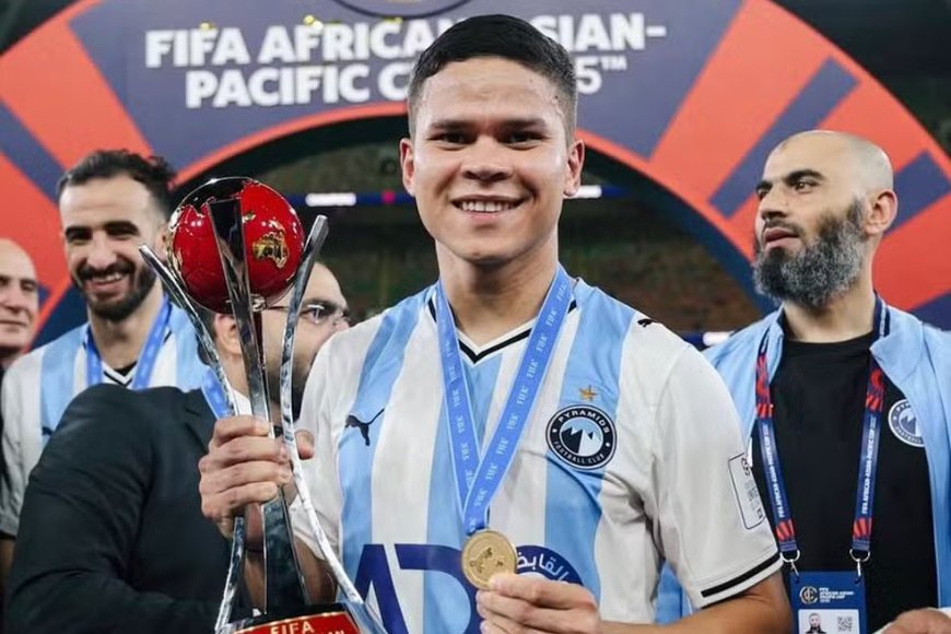 Ewerton Silva conquista primeiro título profissional com o Pyramids na Copa Intercontinental