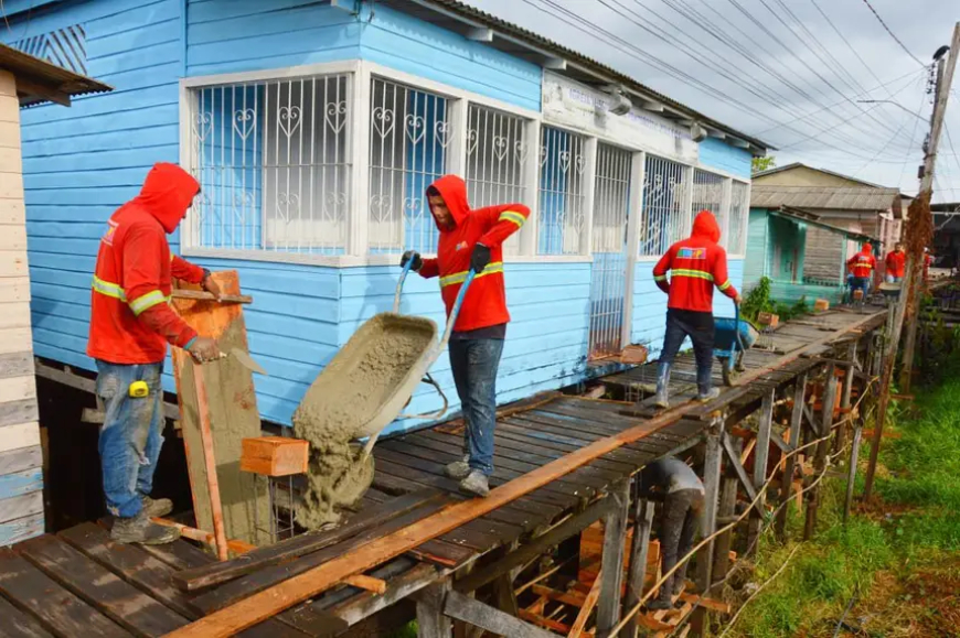 Meu sonho sempre foi ver essa passarela de concreto”, diz moradora, emocionada com obra do Governo do Amapá em Laranjal do Jari