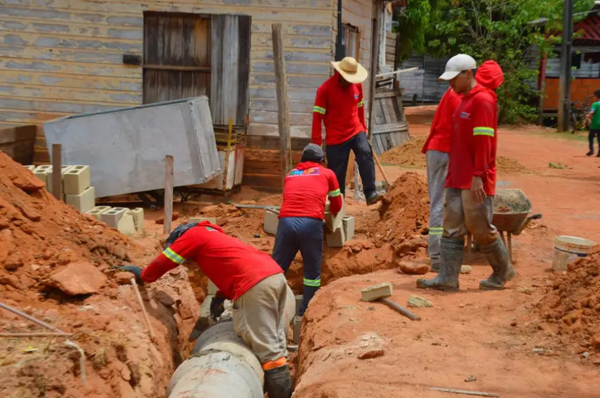 Governo do Amapá executa obras de drenagem na Rua Pedro Ladislau, em Vitória do Jari