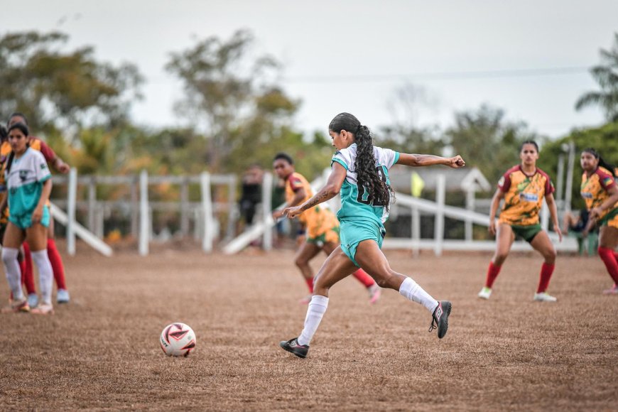 Seleção feminina de Vitória do Jari estreia com empate no Intermunicipal