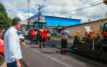 Governador Clécio inspeciona obras de pavimentação na Fazendinha que ampliam a mobilidade urbana e fortalecem a economia local