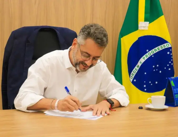 Governador Clécio nomeia comissões para contratação de banca de concursos públicos da Gestão Governamental e Estratégica